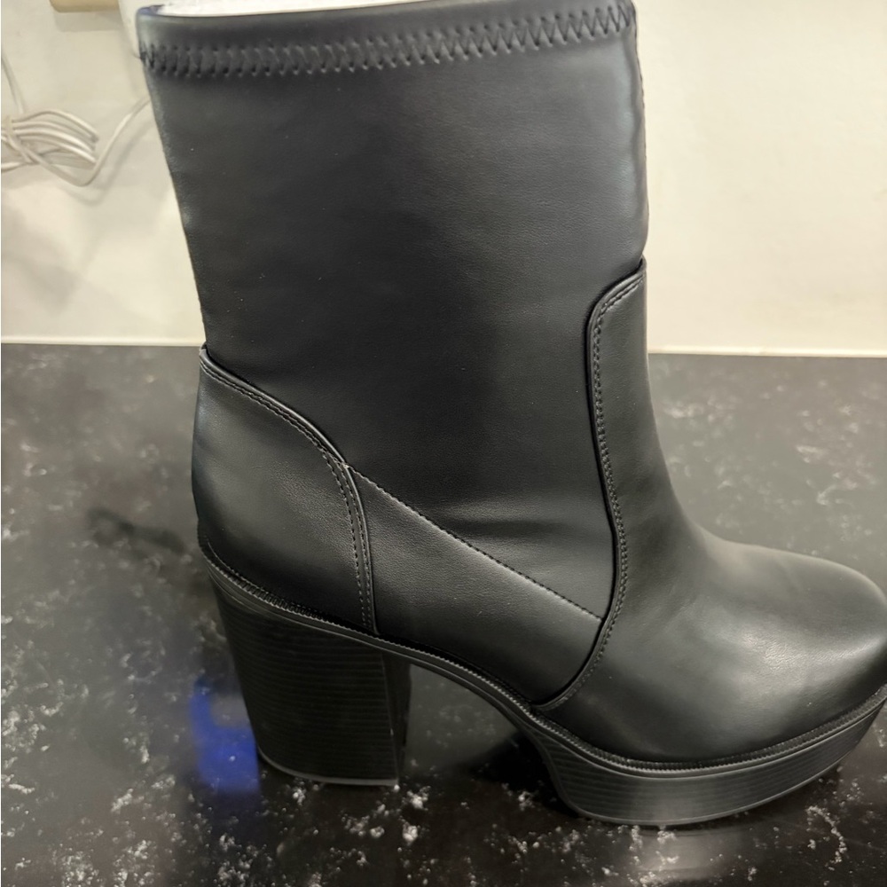 BRAND NEW Black Platform Block Heel Mid-Calf Boot - Stylish Everyday Heeled Boot